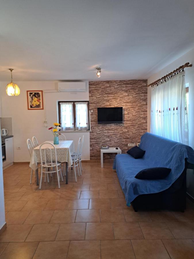 Apartman Aja Kaštelir Exterior foto